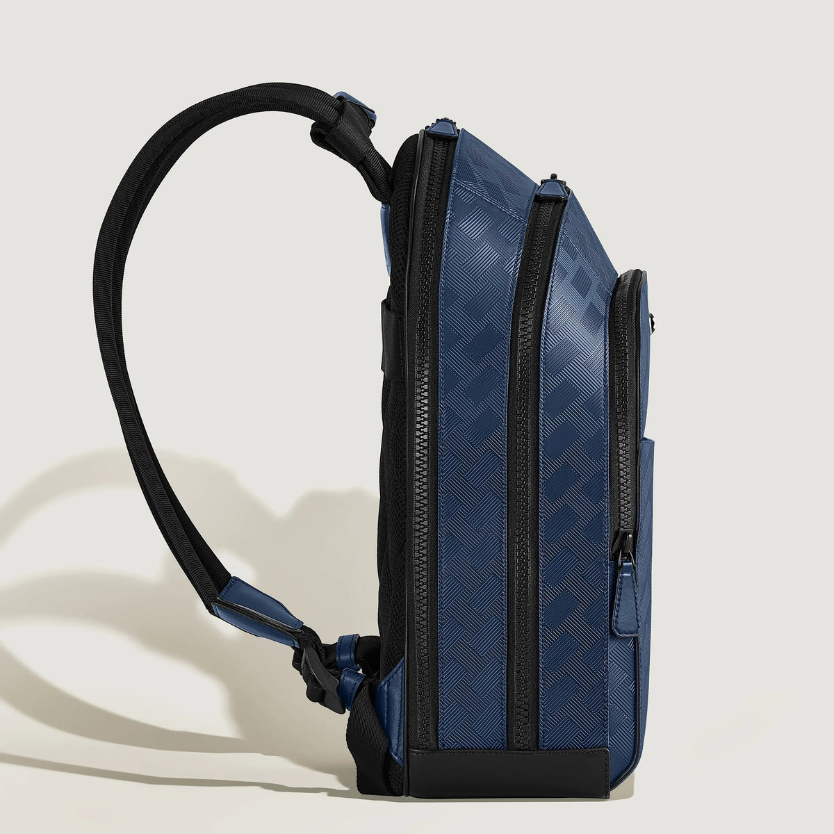 Mochila Extreme 3.0 Média com 3 Compartimentos -  Montblanc