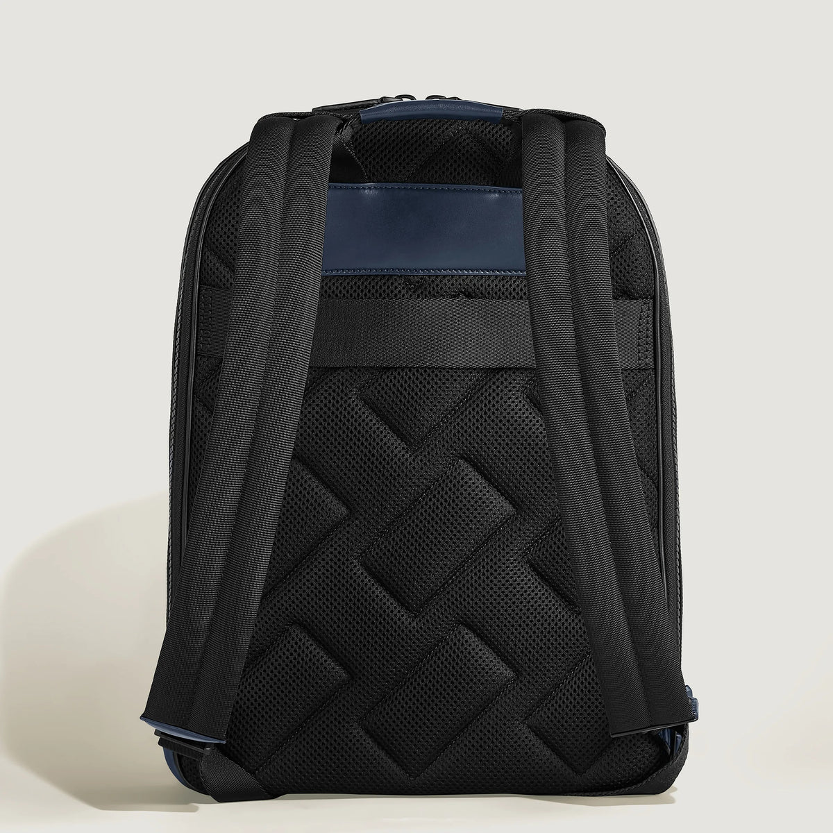 Mochila Extreme 3.0 Média com 3 Compartimentos -  Montblanc