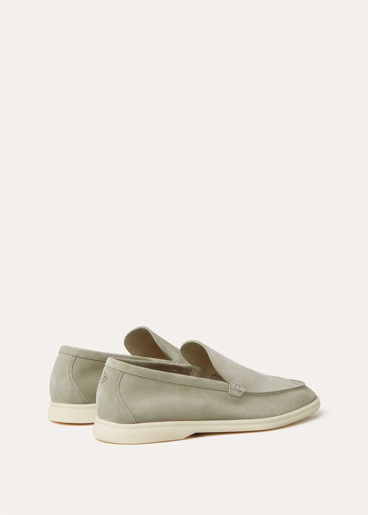 Mocassim Summer Walk