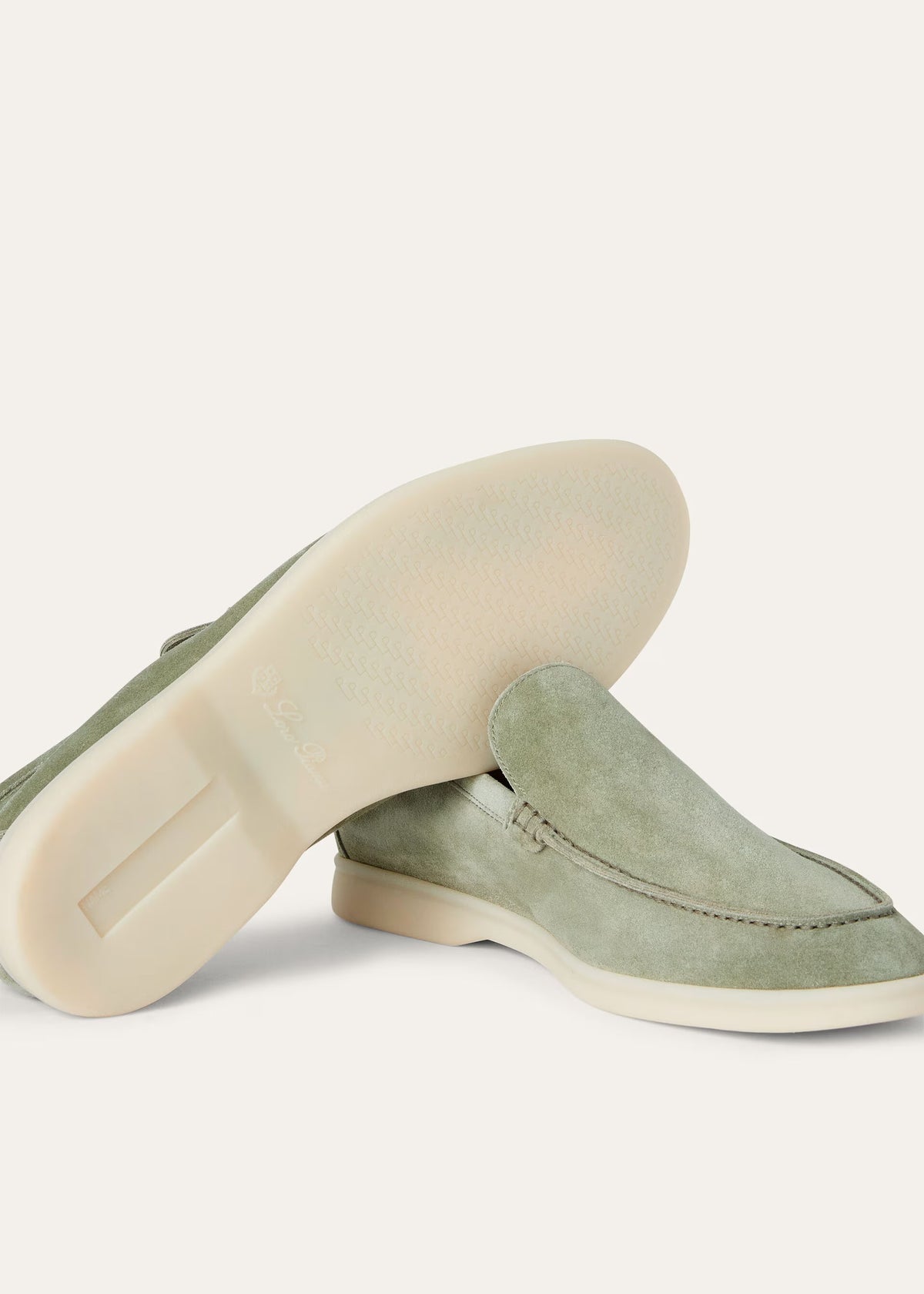 Mocassim Summer Walk