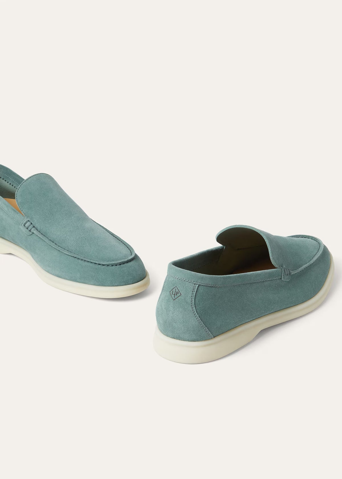 Mocassim Summer Walk