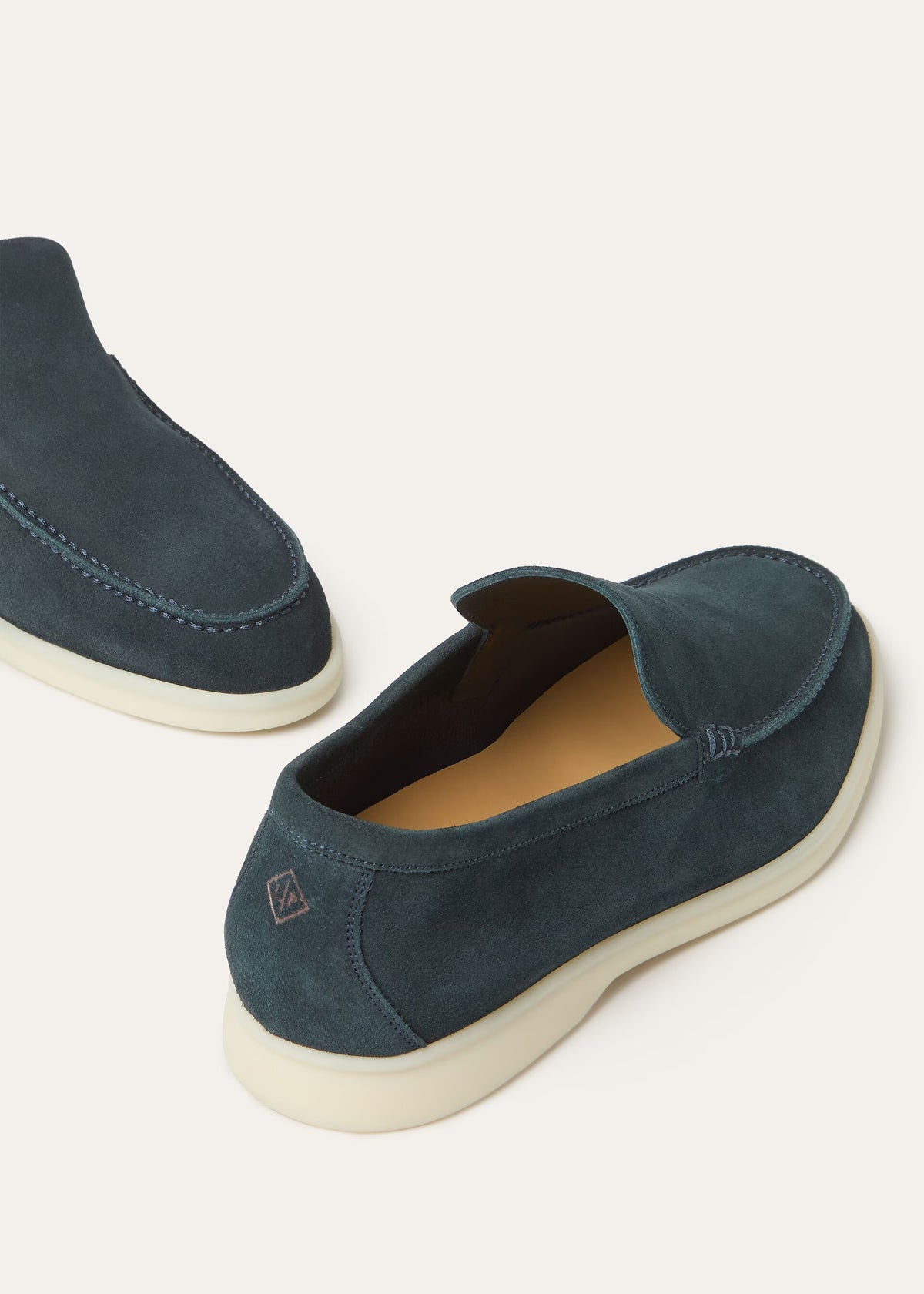 Mocassim Summer Walk